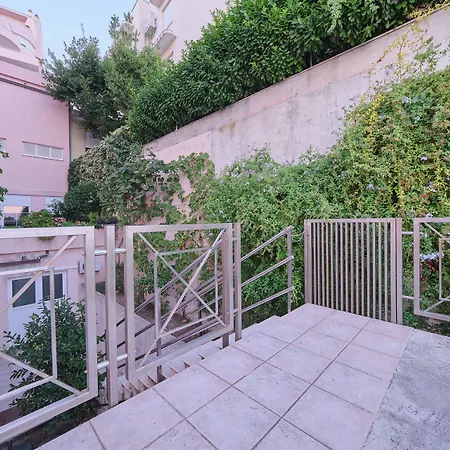 Seaview By Litto Apartman *